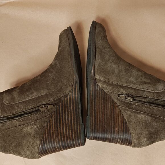 Lucky Brand Yabba Wedge Bootie Women's Size 7.5M EU 38 Olive Green Suede Leather - Picture 7 of 10